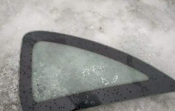 Citroen C3 Rear side window