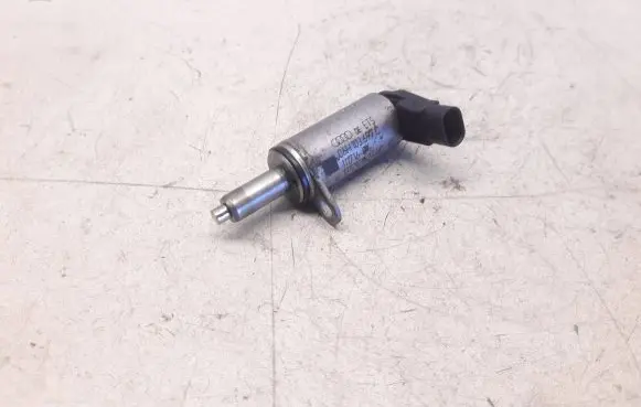 Audi A5 8T 8F Camshaft vanos timing valve 06H103697C 11171601 13121015244C