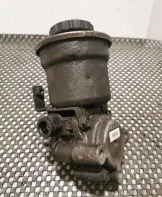Toyota Avensis T250 Power steering pump U96 L1G25005