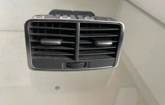 Audi A6 S6 C6 4F Rear air vent grill 4F0819203B