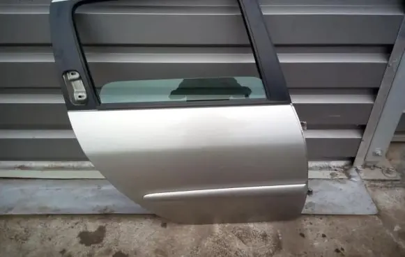 Peugeot 406 Rear door