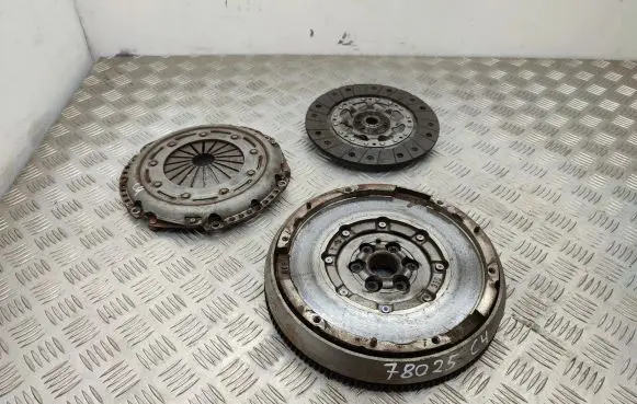 Citroen C4 II Clutch set kit 9686038280