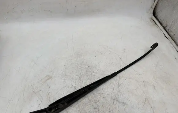 Opel Zafira A Front wiper blade arm 90582558