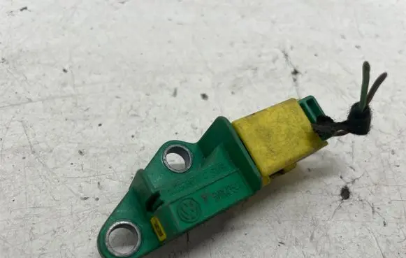 Audi A4 S4 B8 8K Airbag deployment crash/impact sensor 1K0909606C