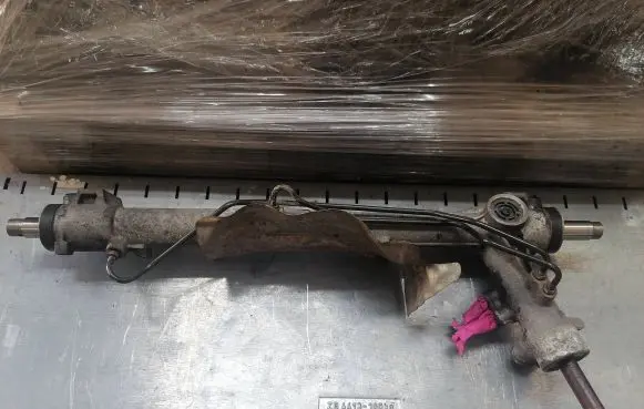 Ford Focus C-MAX Steering rack 3M513A500AN