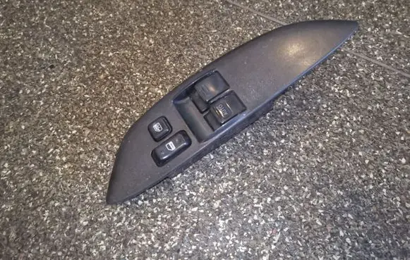 Toyota Yaris Electric window control switch