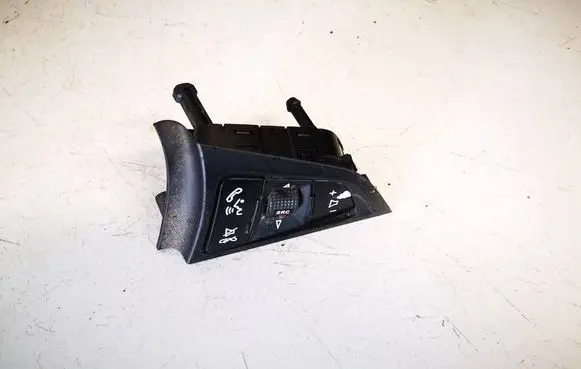 Opel Astra J Steering wheel buttons/switches 13268686
