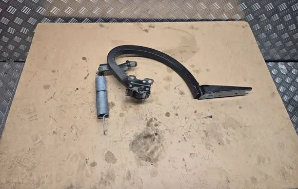 Audi A4 S4 B9 Tailgate/trunk/boot hinge 8W5827301A