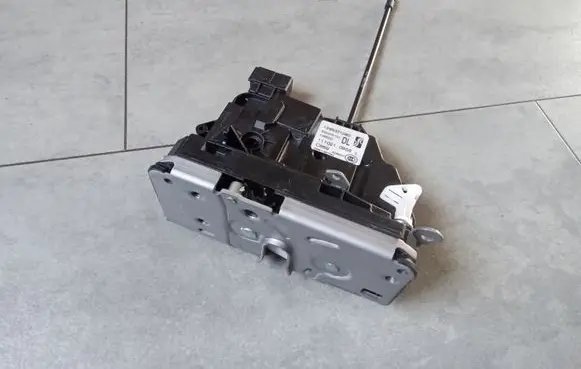 Opel Movano C Rear door lock 1395371080 A048317