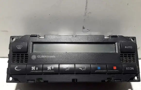 Volkswagen PASSAT B5.5 Climate control unit