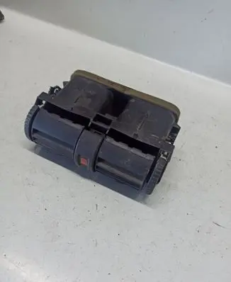 Opel Astra G Dash center air vent grill