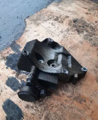Volkswagen PASSAT B5.5 A/C compressor mount bracket 06B260885A