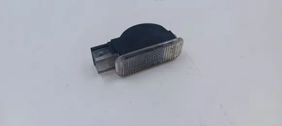 Volkswagen PASSAT B5 Other interior light 3B0947415B