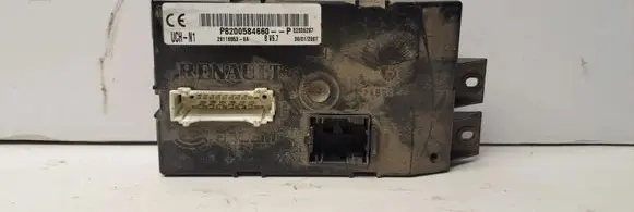 Renault Kangoo I Trunk lid opening control unit 8200584660