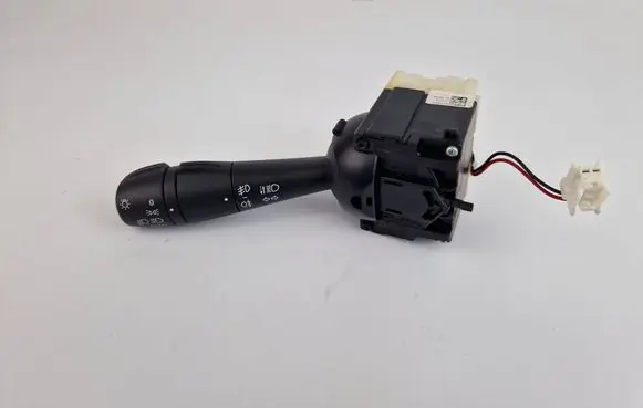 Renault Clio IV Indicator stalk E1109578