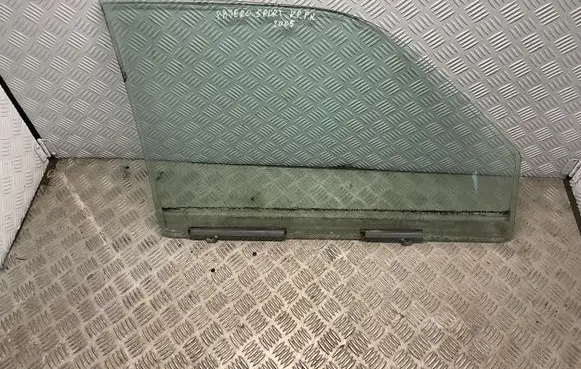 Mitsubishi Pajero Sport I Front door window glass four-door