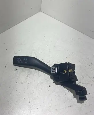 Skoda Octavia Mk2 (1Z) Indicator stalk 1K0953513E 01103510 10351090200539