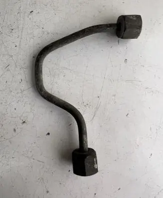 Jeep Cherokee III KJ Fuel injector supply line/pipe 