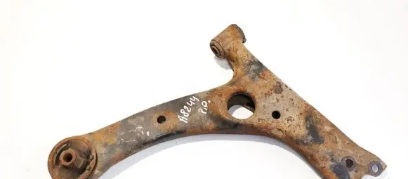 Toyota Avensis T250 Front lower control arm/wishbone