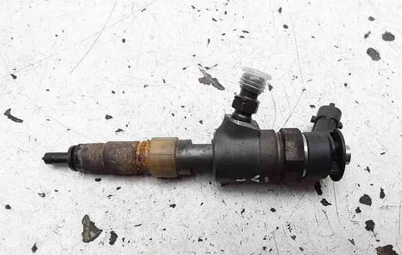 Peugeot 208 Fuel injector 0445110339