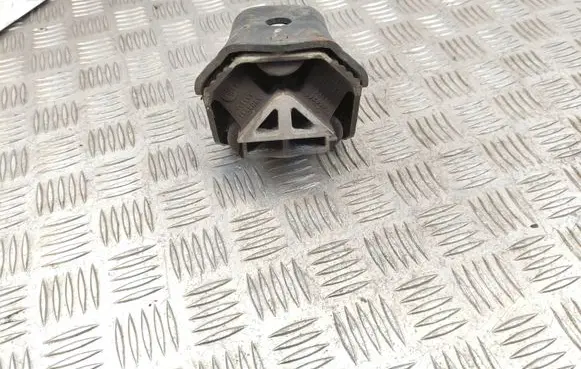 Mercedes-Benz Sprinter W906 Engine mount bracket