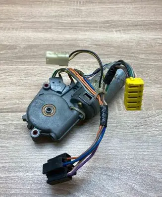 Renault Laguna I Front door window regulator motor ZH00176780 0176780