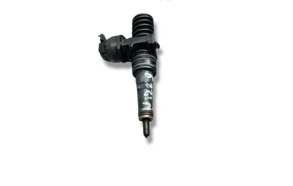 Audi A4 S4 B6 8E 8H Fuel injector 038130073AJ 0414720037