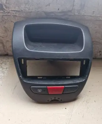 Citroen C1 Radio/GPS head unit trim 554050H010