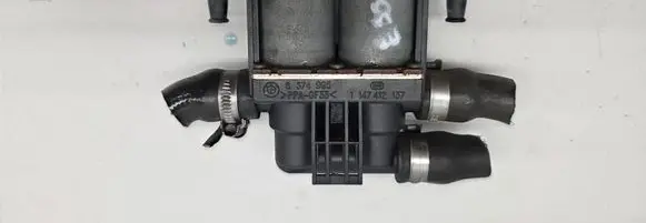 BMW 5 E39 Coolant heater control valve 8374995 1147412