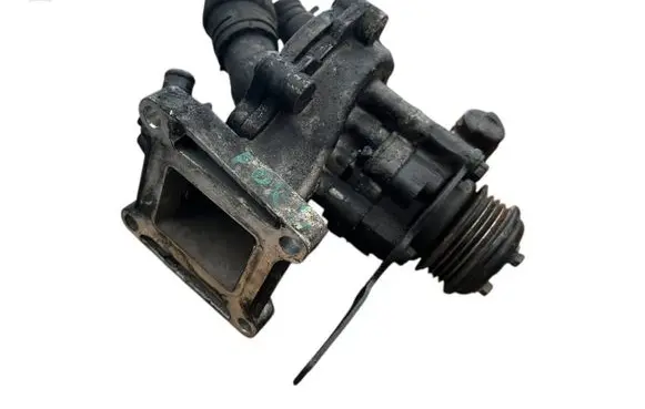 Ford Mondeo Mk III Power steering pump XS713A674BF 110001 265031429A
