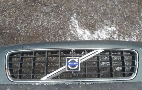 Volvo S60 Front grill