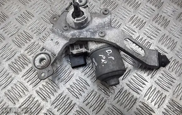 Front wiper linkage