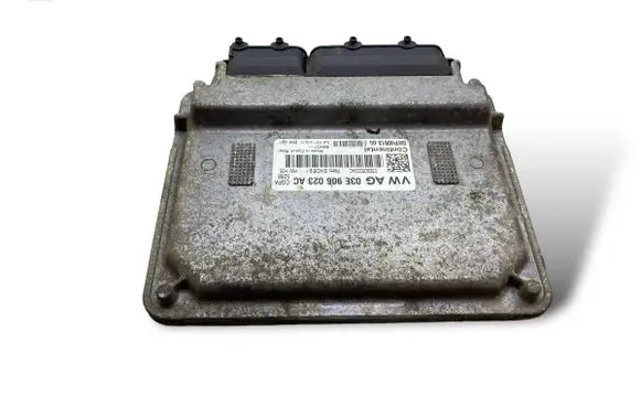 Skoda Fabia Mk2 (5J) Engine control unit/module 03E906023AC K5389