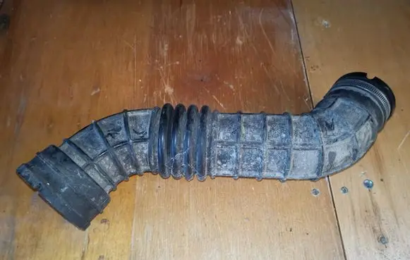 Air intake hose/pipe