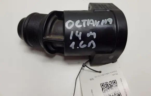 Skoda Octavia Mk3 (5E) Turbo air intake inlet pipe/hose 04L131111T