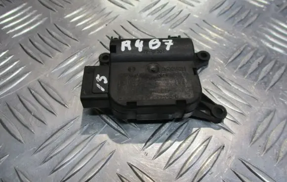 Audi A4 S4 B7 8E 8H Central body control module 8E2820511D