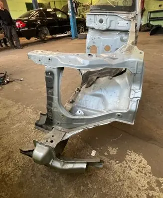 Mitsubishi Pajero Front quarter panel 