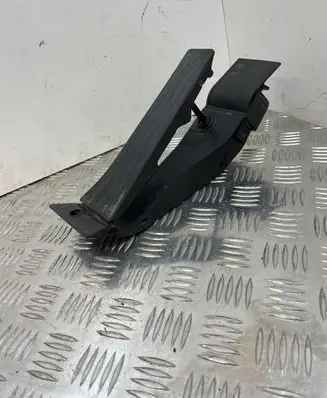 BMW 5 E60 E61 Accelerator throttle pedal 6766930 25916010