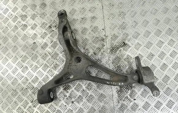 Mercedes-Benz R W251 Front lower control arm/wishbone 060008106