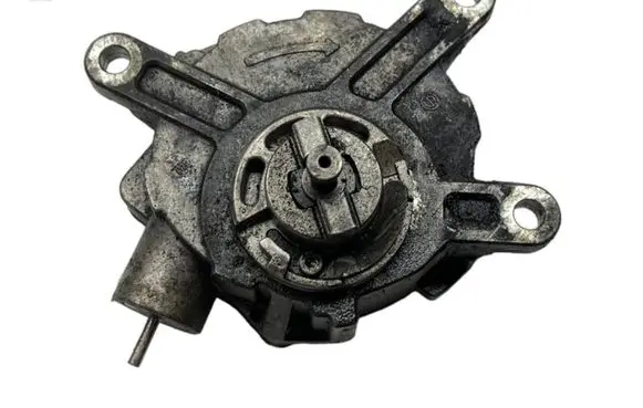 Toyota Avensis T270 Vacuum pump 04120866