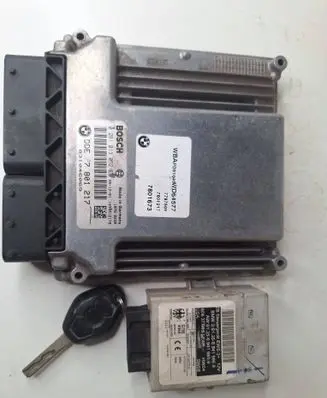 BMW X3 E83 Engine control unit/module 0281013052 031046069 7801217
