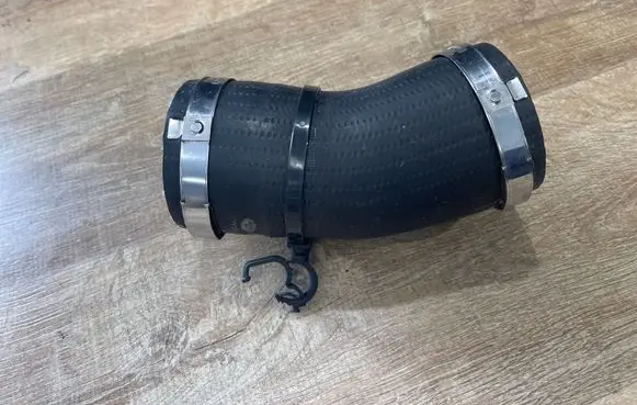 Land Rover Discovery Sport Intercooler hose/pipe GJ326K863AA