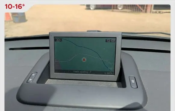 Peugeot 3008 II Screen/display/small screen T84