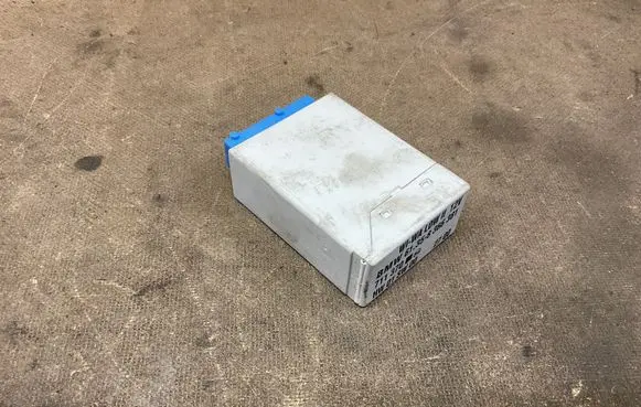 BMW 3 E36 Window wiper relay 61358366381 711370 HW015W00