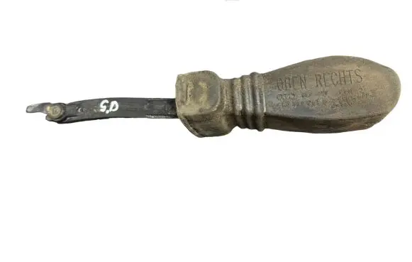 Audi A4 S4 B8 8K Rear door check strap stopper 8K0839249D