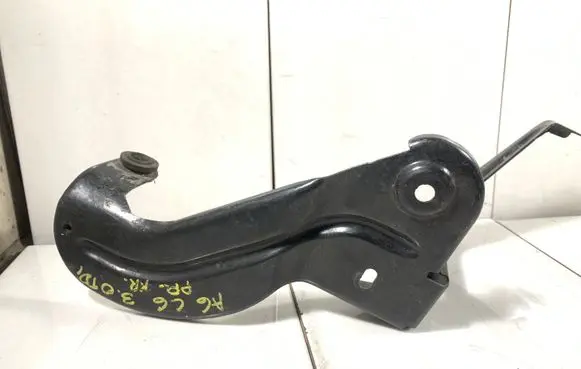 Audi A6 S6 C6 4F Intercooler pipe mounting bracket 4F0145813F