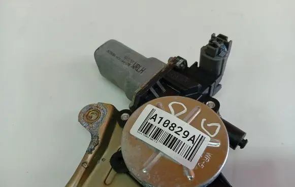 Subaru B9 Tribeca Rear door window regulator motor 607276P