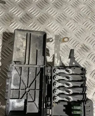 Volkswagen Golf IV Fuse module 1J0937506D 1j0937550