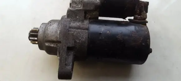Volkswagen Polo Starter motor 021911023g 1005831281