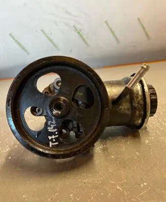 Toyota Avensis T250 Power steering pump 12180